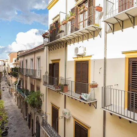 Magione With Terrace By Wonderful Italy